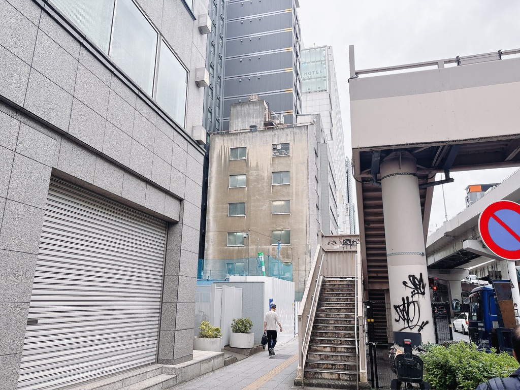 地下鉄上野駅「3番出口」を出た後の外の実際の写真。